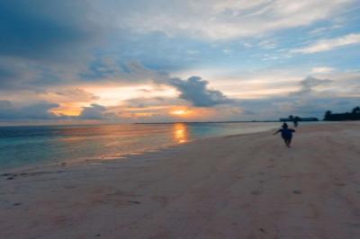 sunrise beach of Kudahuvadhoo